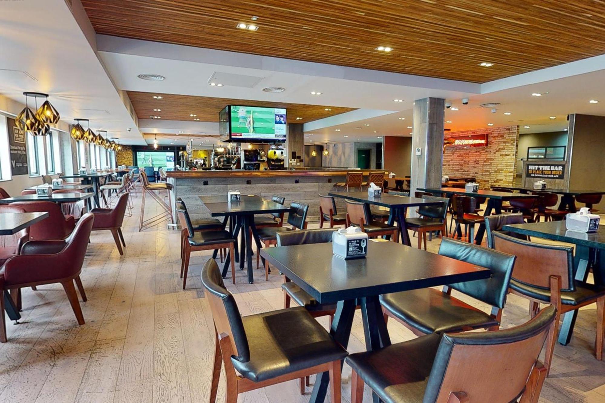 Village Hotel Cardiff Esterno foto