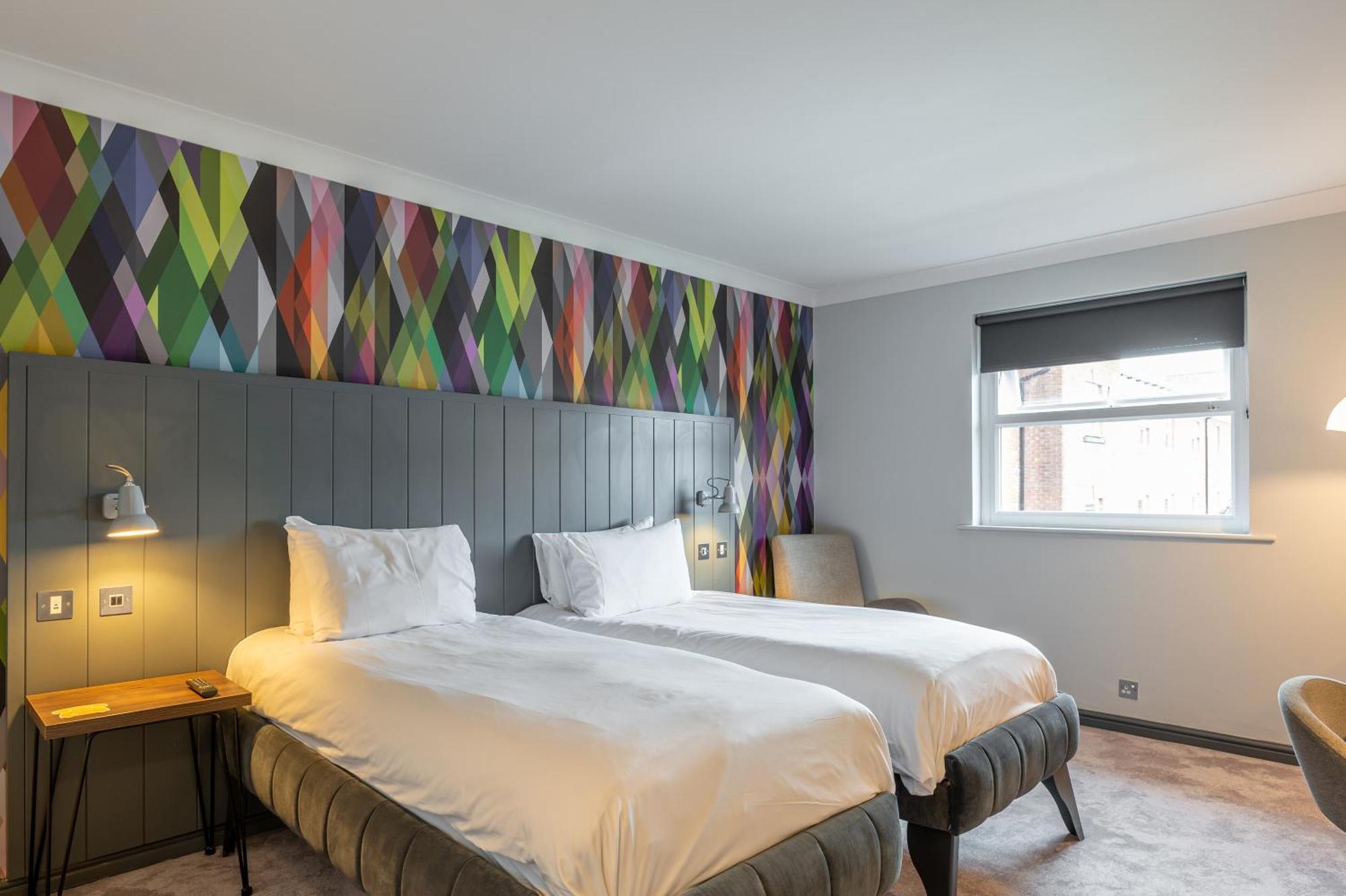 Village Hotel Cardiff Esterno foto