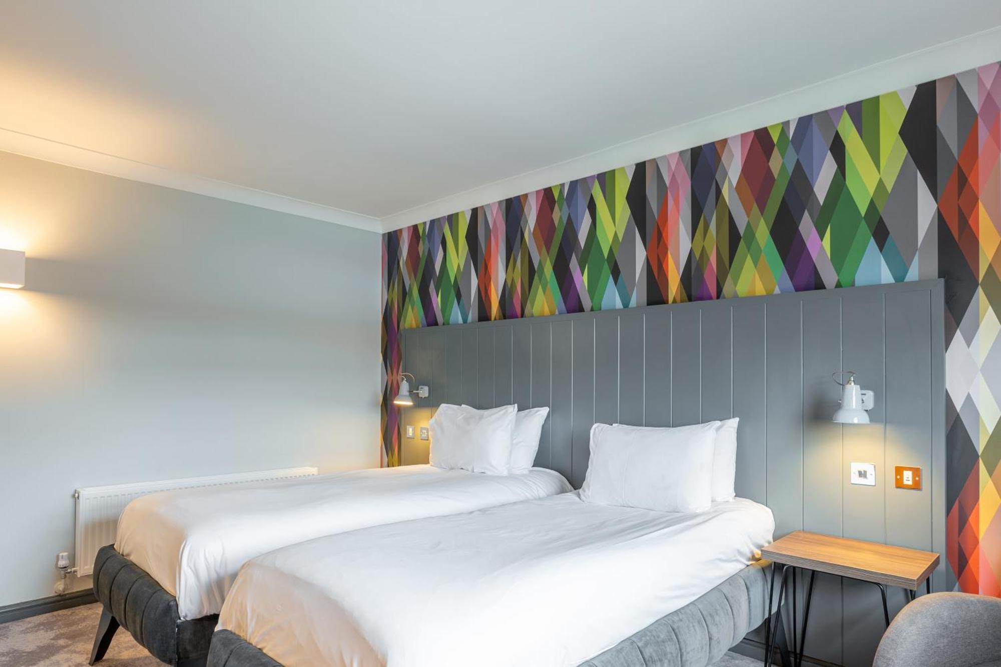 Village Hotel Cardiff Esterno foto