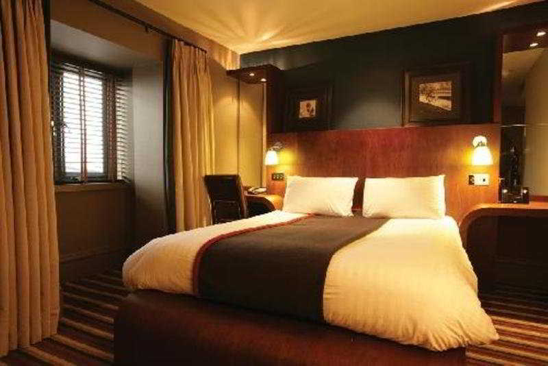 Village Hotel Cardiff Esterno foto