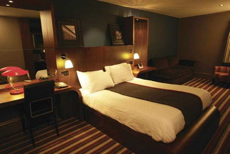 Village Hotel Cardiff Esterno foto
