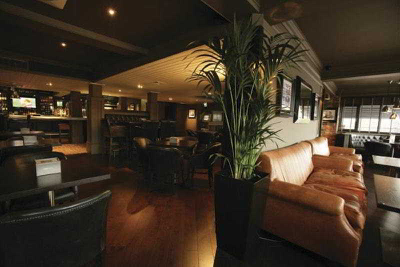 Village Hotel Cardiff Esterno foto